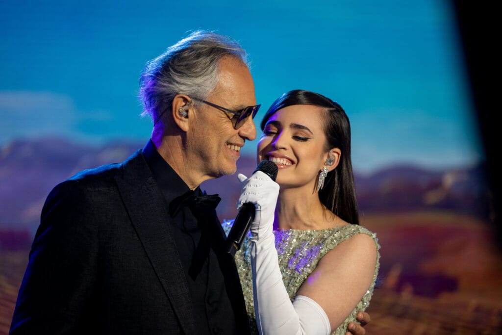 https://x.com/AndreaBocelli